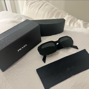 Comfortable Women's Black Sunglasses